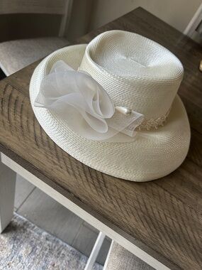 Elegant Ivory Women’s Dress Hat with Sheer Floral Accent